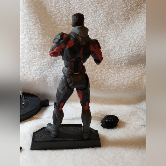 MCFARLANE MASS EFFECT ANDROMEDA SCOTT RYDER 7" ACTION FIGURE - Picture 8 of 12